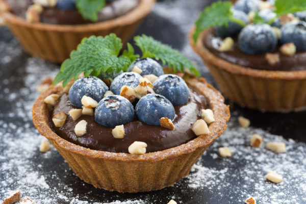Dark Chocolate Almondmilk Pudding Tarts